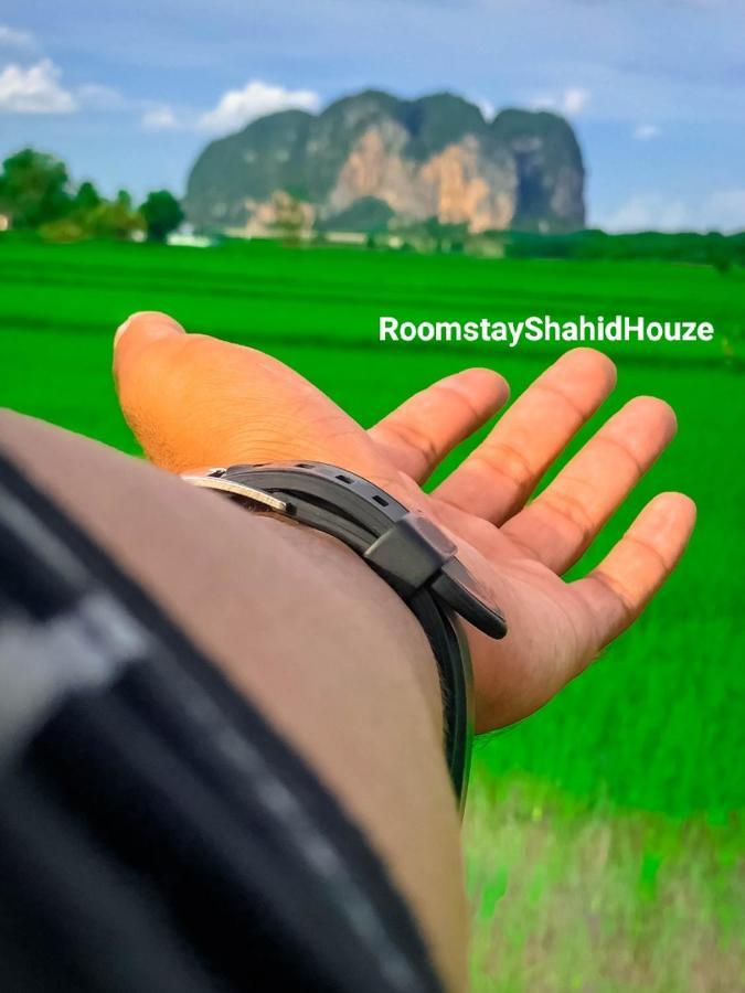 Roomstay Shahid Hou'Ze Kangar Exterior photo
