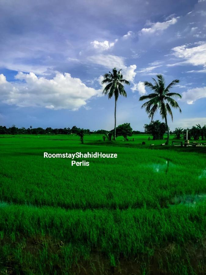 Roomstay Shahid Hou'Ze Kangar Exterior photo